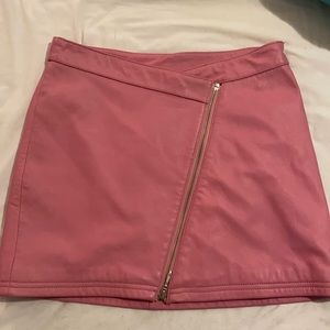 Wilson’s Leather Maxima Pink Skirt cross front